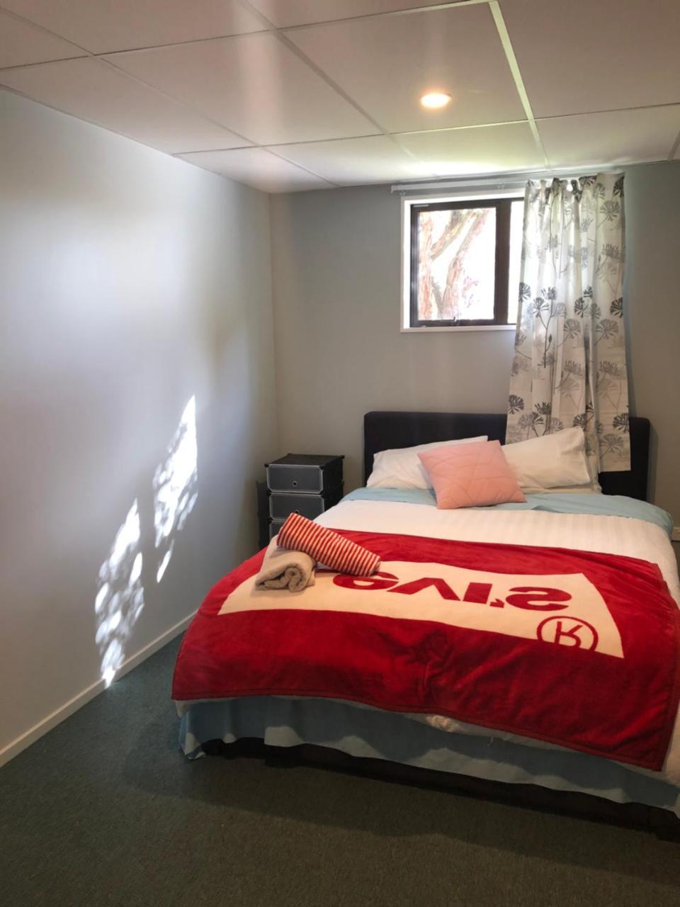 West Lake One Bedroom Accommodation Christchurch Bagian luar foto